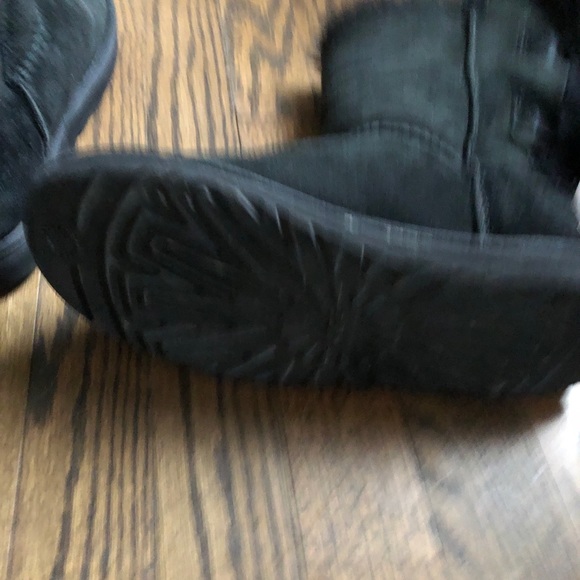 Ugg Bailey Bow Boots - Picture 7 of 7